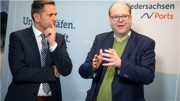 Sollte vor Borkum Gas gefördert werden? In dieser Frage gibt es Differenzen zwischen Ministerpräsident Olaf Lies (l) und Umweltminister Christian Meyer (r). (Archivbild)
