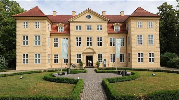Städtchen Mirow hofft auf Schub durch „Bridgerton“ Sophie Charlotte von Mecklenburg-Strelitz, die spätere englische Königin Queen Charlotte (1744-1818), wurde in Mirow geboren.