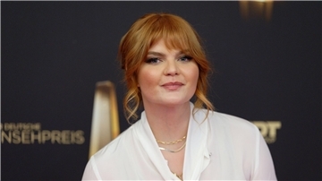 Sophie Passmanns Roman „Pick me Girls“ kommt auf die Bühne.