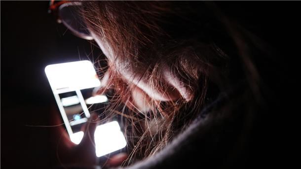 Soziale Medien, wie TikTok und Instagram beeinflussen das Selbstbild der jungen Generation.