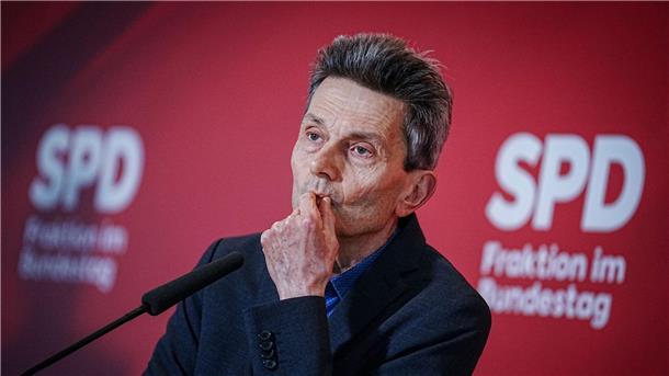 SPD-Bundestagsfraktionschef Rolf Mützenich bei der Klausur in Berlin.