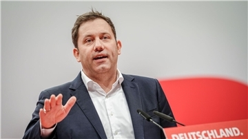 SPD-Chef Lars Klingbeil: „Die AfD ist eine brandgefährliche Partei, weil sie hetzt, polarisiert und dieses Land spalten will.“