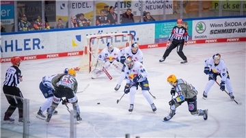 Spiel vier zwischen den Fischtown Pinguins und dem EHC Red Bull München war lange offen.