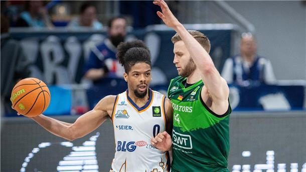 Aaron Cook und zwei weitere Spieler kommen nicht zu den Eisbären zurück Aaron Cook in einem Spiel der Eisbären Bremerhaven in Aktion.