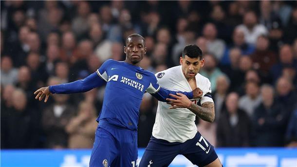 Spielt er bald wieder im Chelsea-Trikot? Nicolas Jackson (l)