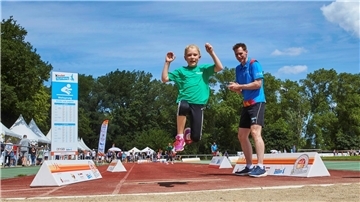 Sportabzeichen auch für die Jüngsten sind oft ein Schlüssel für die weitere sportliche Betätigung. 1965 Sportabzeichen wurden im vergangenen Jahr in der Wesermarsch errungen.