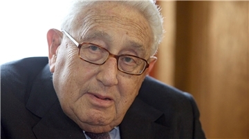 Spricht sich dafür aus, dass die Ukraine nach Kriegsende ins westliche Militärbündnis aufgenommen wird: Henry Kissinger (Archivbild).