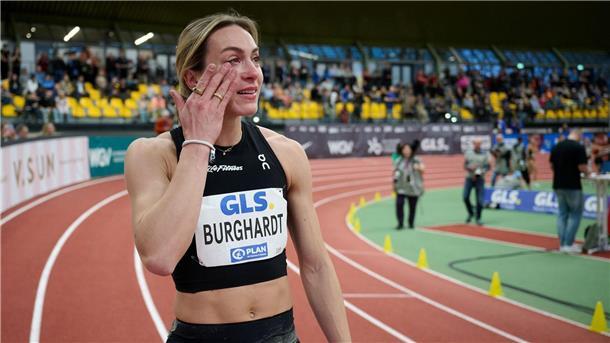 Sprinterin Burghardt will 11-Sekunden-Marke knacken Sprinterin Alexandra Burghardt sorgte bei der Hallen-DM in Dortmund für eine Weltklasse-Zeit.