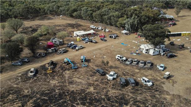 Rettungshelfer zu Massaker: „Es waren Lkws voller Leichen“ Spur der Zerstörung: Blick auf das Gelände des elektronischen Musikfestivals Supernova nach dem Terrorangriff der Hamas.