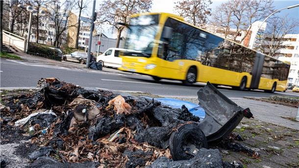Silvester-Krawalle: Kritik an CDU für Frage nach Vornamen Spuren der Krawalle in der Silvesternacht im Berliner Bezirk Neukölln.
