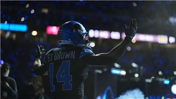 St. Brown mit Touchdown bei Lions-Heimsieg gegen Tampa Bay St. Brown sorgte für Jubel in Detroit - vor, während und nach dem Spiel gegen die Bucs.