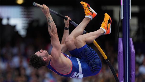 Video geht viral: Stabhochspringer reißt mit Penis Stabhochspringer Anthony Ammirati scheiterte bei den Olympischen Spielen in seiner Heimat in der Qualifikation.
