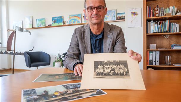 Stadtrat Michael Frost über Schulen in 750 Jahre Lehe. Er selbst unterrichtete an zwei Leher Schulen. 