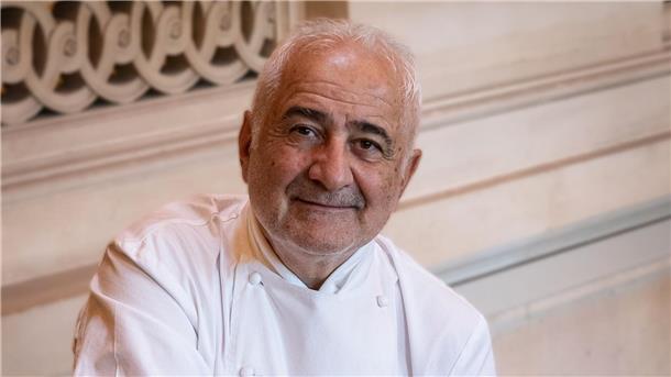 Guide Michelin zeichnet Spitzenlokale aus Starkoch Guy Savoy hat im diesjährigen Guide Michelin für Frankreich einen seiner drei Sterne verloren.
