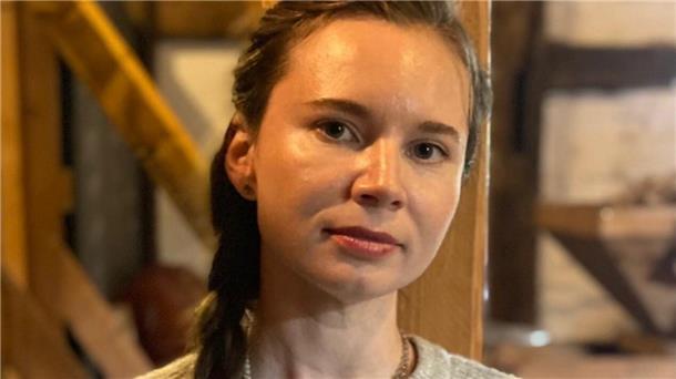 „Freie Vögel“: Vernissage im Gnarrenburger Bürgerhaus Stasya Zubova leitet das Malstudio „Freie Vögel“ in Ober Ochtenhausen.