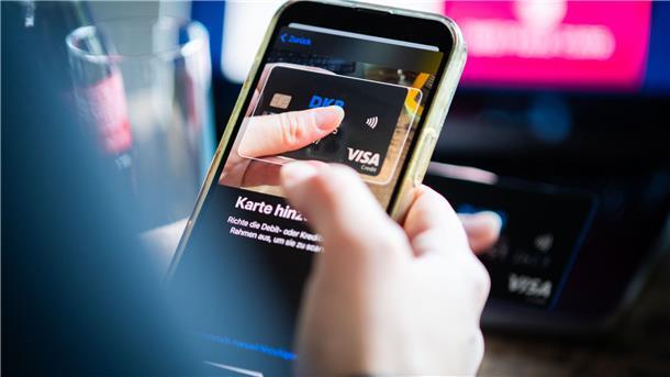 Deichbrand 2023 ohne Bargeld: So seid ihr perfekt auf das Festival vorbereitet Handy.
