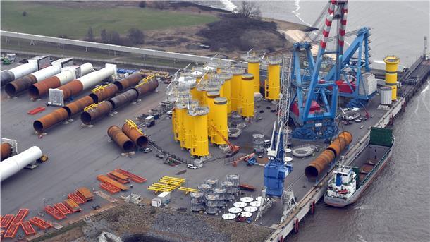 Steelwind hat gut zu tun. Das Blexer Unternehmen hat in seinen Auftragbüchern die Produktion von Monopiles für drei Windparks stehen.