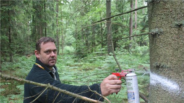 Kampf gegen Waldbrand im Landkreis Stefan Brößling hat die Waldbrandgefahr im Landkreis Cuxhaven im Blick.