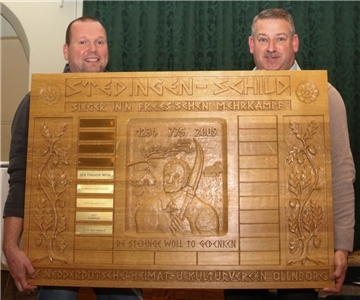 Stefan Bruns und Frank Göckemeyer vom Klootschießerlandesverband Oldenburg