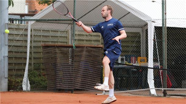 Stefan Harms spielt Tennis für den TK Nordenham