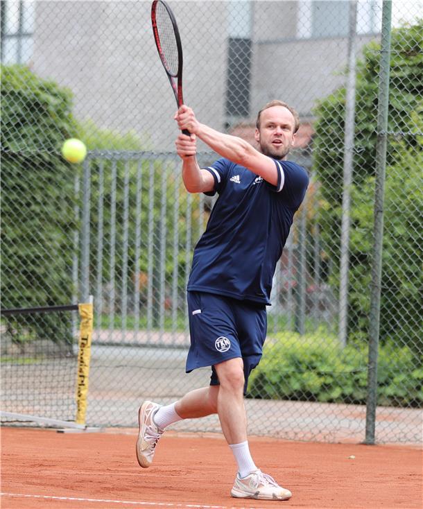 Stefan Harms spielt Tennis für den TK Nordenham