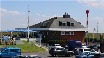 Ein Haus  am Deich