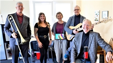 Stellten jetzt die Neuerungen vor (von links): Musikschulleiter Thomas Schröder, die Verwaltungskräfte Neele Curtius und Britta Birnbaum, stellvertretender Schulleiter Ulrich Ziegeler und Thorge Müller, Fachlehrer für Klavier.