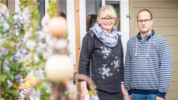 Stephan Bien ist viel bei seiner Mutter Eileen Bien. Er würde gerne jeden Tag arbeiten, aber das darf er wegen Corona nicht.