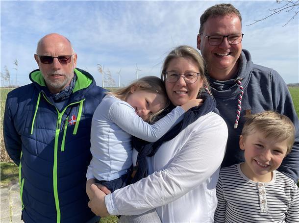Stephanie und René Wienert genießen die Woche in Tossens genau so wie ihre Tochter Greta und ihr Sohn Justus. Fussel-Vorsitzender Heiner Westphal und seine Mitstreiter haben es möglich gemacht.