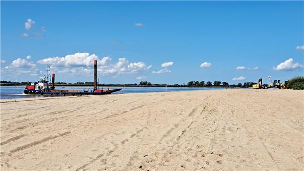 Strand, Strand, Strand, soweit das Auge reicht. In Sandstedt wurden 60.000 Kubikmeter Sand aufgespült.