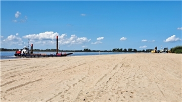 Strand, Strand, Strand, soweit das Auge reicht. In Sandstedt wurden 60.000 Kubikmeter Sand aufgespült.