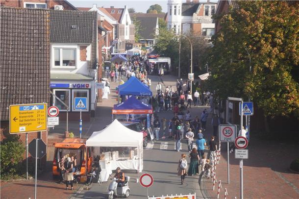 Straßenfest auf der Logestraße