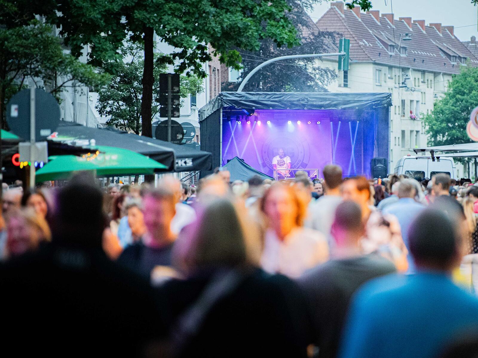 Straßenfest in der Alten Bürger startet am Freitagabend mit einem musikalischen ...
