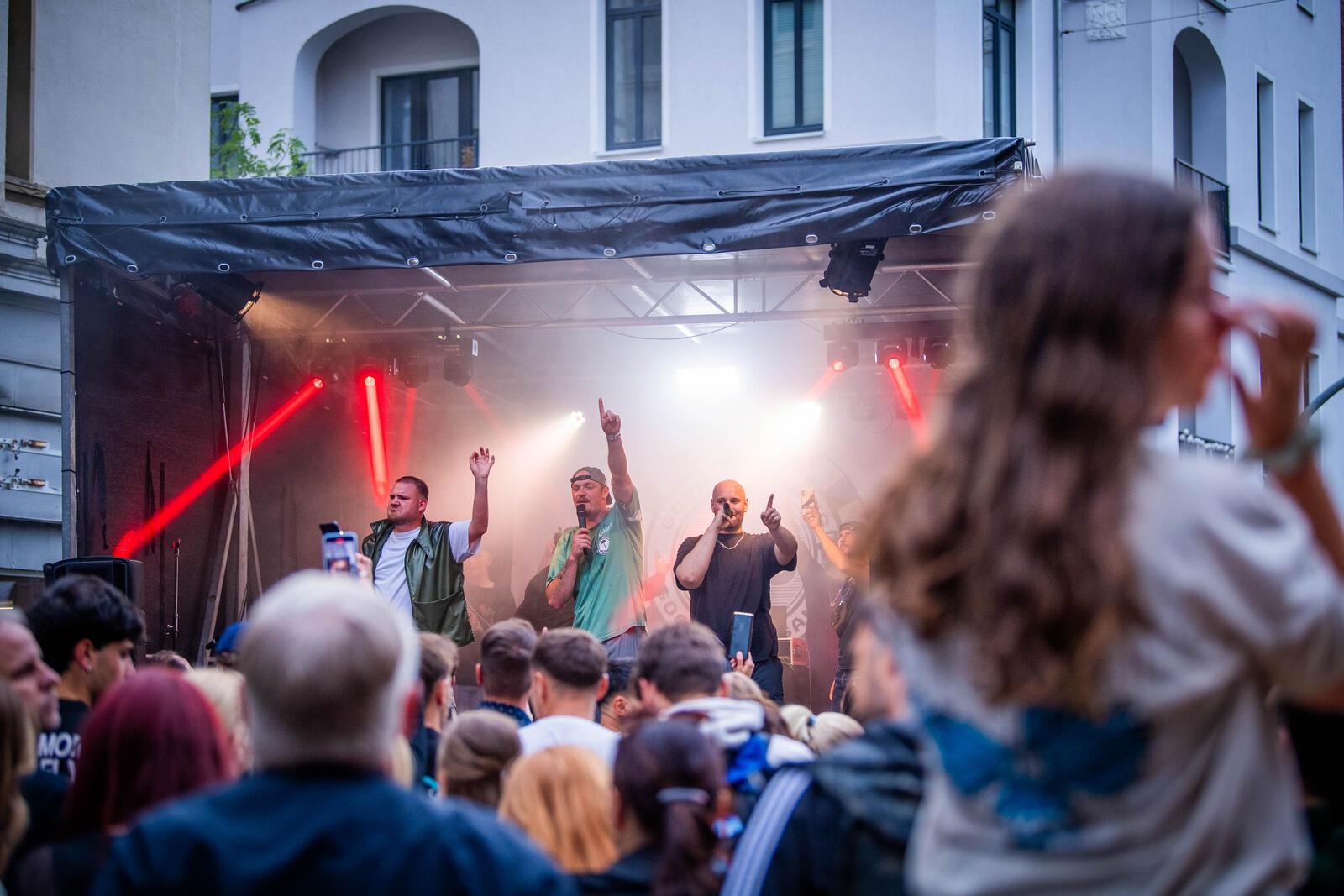 Straßenfest in der Alten Bürger startet am Freitagabend mit einem musikalischen ...