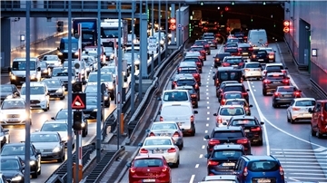 Straßenverkehr ist eine der Quellen für Feinstaub (Archivbild).