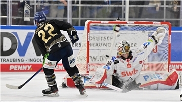 Straubings Mike Conolly sorgte für die Entscheidung und verhinderte, dass die Pinguins sich an die Tabellenspitze setzen.