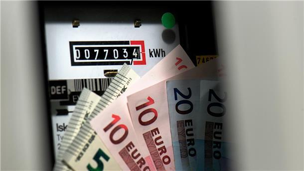 Strom und Gas werden bei der EWE im Grundversorgungstarif ab April spürbar teurer.
