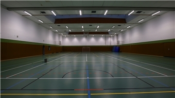 Stück für Stück wird die Sporthalle in Burhave erneuert. Nach der Beleuchtung ist die Lüftungsanlage an der Reihe – wenn auch der Gemeinderat zustimmt.