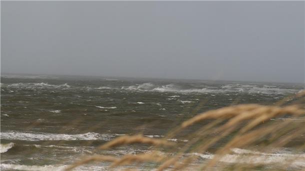 Stürmisches Wetter soll am Wochenende unter anderem auf Norderney für eine Sturmflut sorgen. (Symbolbild)