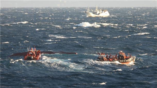 Fischerboot vor Südkorea gekentert Suchmaßnahmen laufen in den Gewässern südlich der Ferieninsel Jeju, nachdem ein 29 Tonnen schweres Fischerboot gekentert ist.