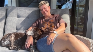 Frau mit Hund