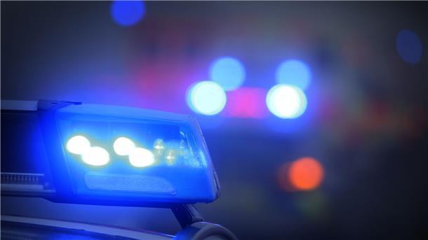 Blaulicht: Kurz vor dem Wesertunnel kam es am Samstagnachmittag zu einem Unfall mit einem Schwerverletzten. 