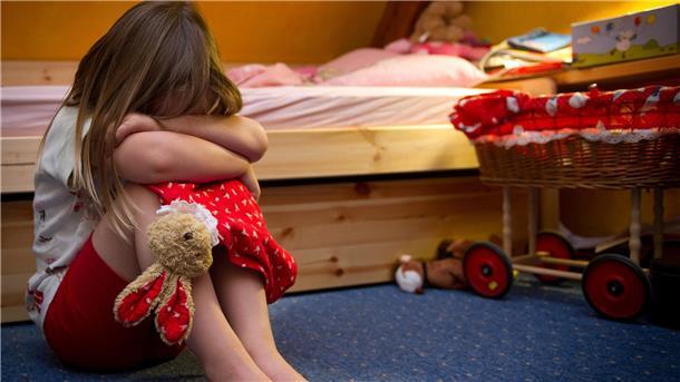 Symbolfoto zum Thema Inobhutnahme von Kindern. 