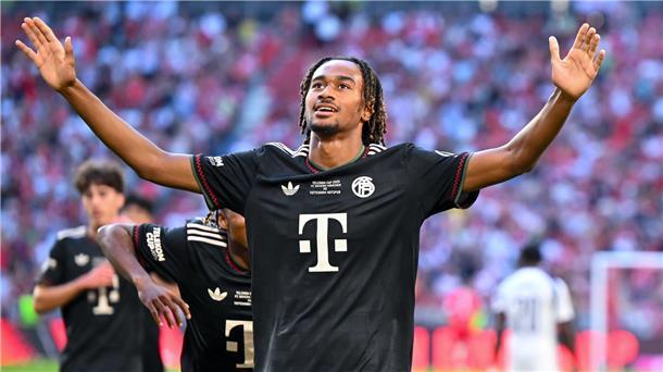Bayern siegt trotz Kanes Elfer-Fehlschuss klar Talente wie Jonah Kusi-Asare jubeln auch als Torschütze.