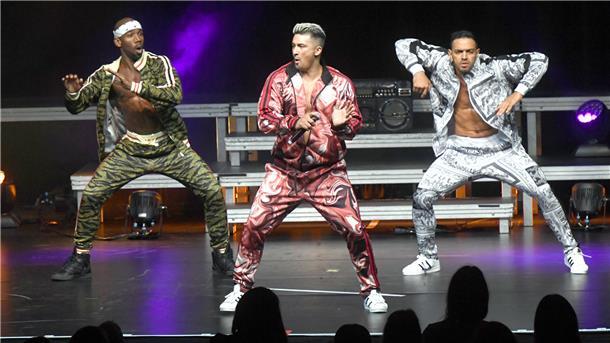 Nackte Haut: Chippendales-Alarm in Bremerhaven Tanzen können die Chippendales auch.