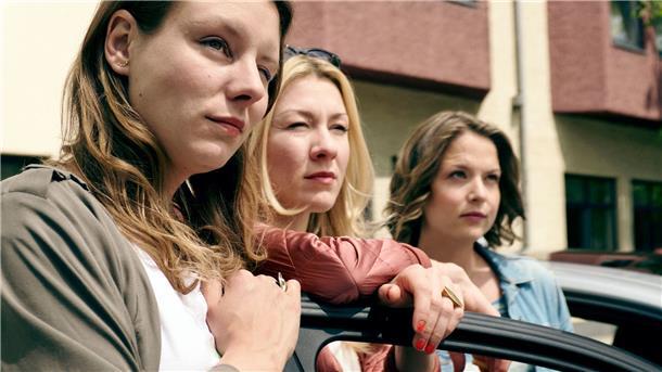 Neue Staffel „Servus Baby“: „Sex and the City“ in München Tati (Xenia Tiling), Mel (Genija Rykova) und Lou (Josephine Ehlert) sind bereit für den Urlaub.