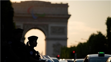 Tausende Polizisten wachen während Olympia über Paris.