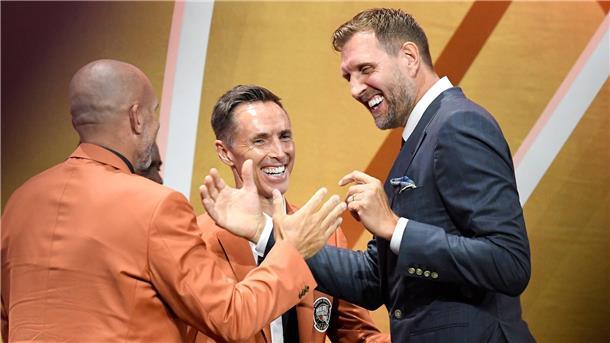 „Bisschen reinbeißen“: Nowitzki hat wieder einen festen Job Teamkollegen, Freunde, nun Experten: Nash und Nowitzki. (Archivbild)