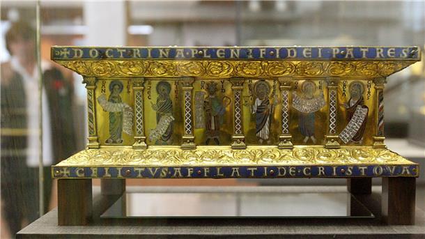 Streit um Welfenschatz: Stiftung gesprächsbereit Teile des Welfenschatzes sind im Kunstgewerbemuseum in Berlin zu sehen. (Archivbild)