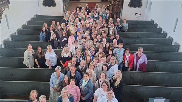 Kita-Verbund Wesermarsch: Darum sind 130 Beschäftigte begeistert Teilnehmer des Kita-Mitarbeiter-Treffens in der St.-Matthäus-Kirche in Rodenkirchen.